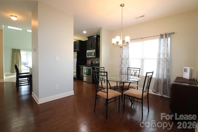 Foto del edificio - 2090 Shady Pond Dr