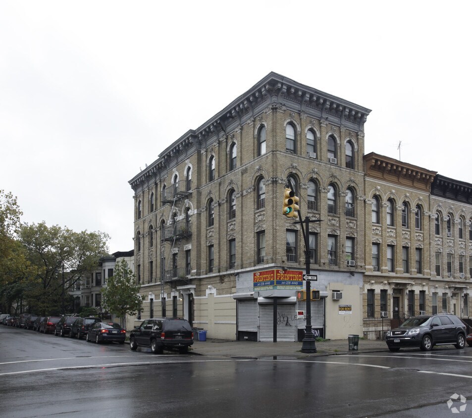 Primary Photo - 224 Sterling St