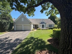 Building Photo - 655 S Buckingham Ct