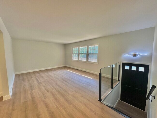 Building Photo - 21 N Kenosha Dr