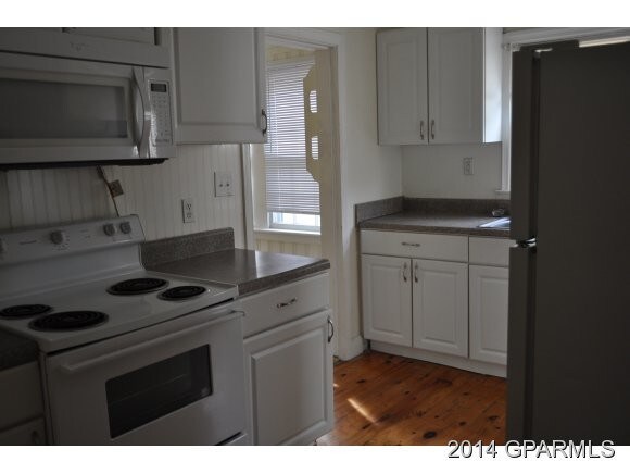 Building Photo - 202 Hillcrest Dr