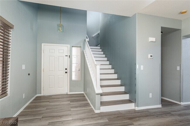 Foto del edificio - 6116 Seneca Springs St