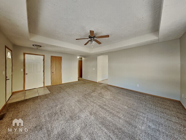 Building Photo - 1131 S Brown Ave