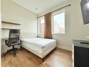 Building Photo - Nice room in a good neighborhood