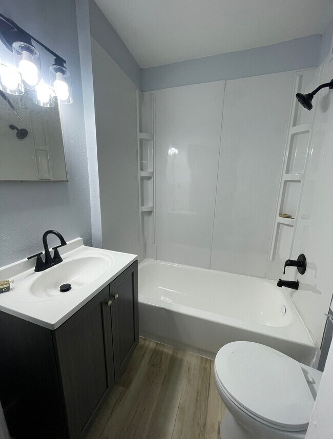 Foto del edificio - 2417 Linden Ave