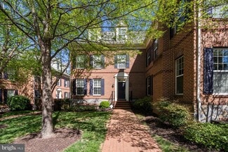 Building Photo - 3911 Chain Bridge Rd