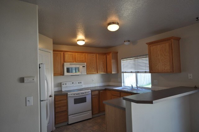 Building Photo - 123 E Chapparosa Ct