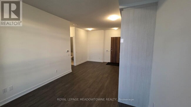 Building Photo - 251-1251 Manitoba St