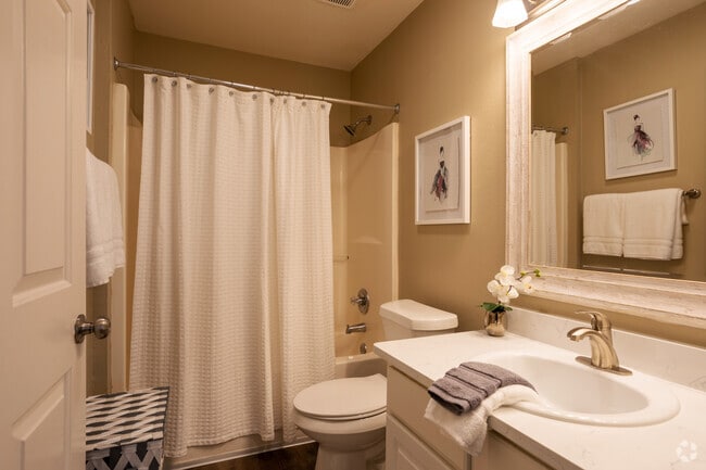 2 habitaciones, 2 baños, Barbaretta, 1024 pies cuadrados - South Pointe Apartments and Homes