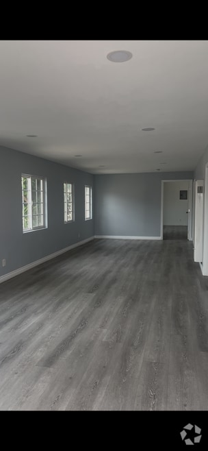 Building Photo - 8136 Walnut Dr