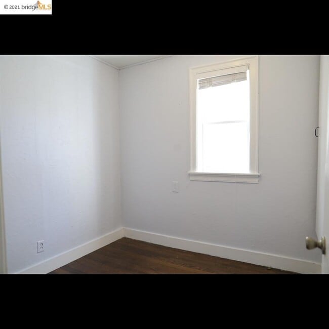 Building Photo - 915 Sutter St