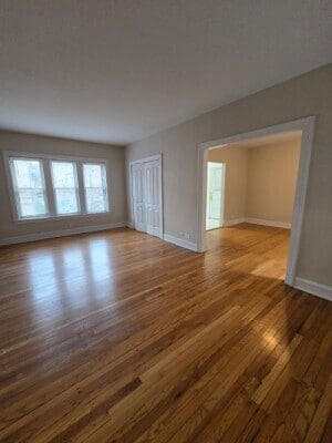 Building Photo - 916 Reba Pl
