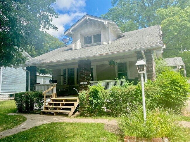 Building Photo - 2412 South 17th Street