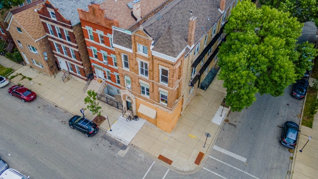 Building Photo - 3225 S May St