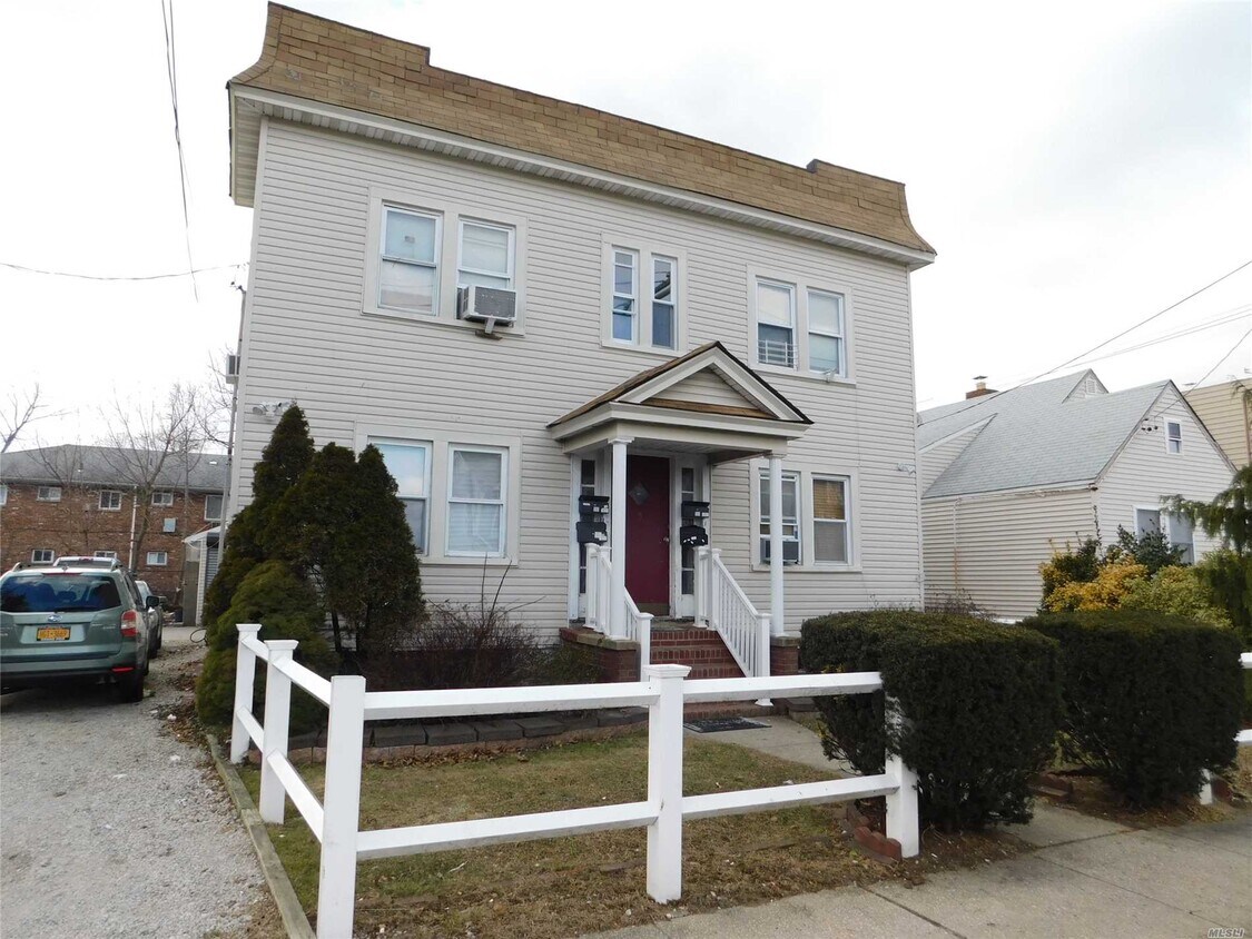 Primary Photo - 5 Tilrose Ave