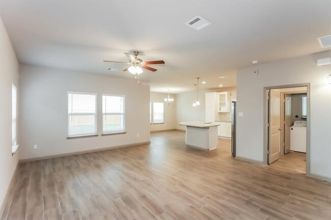 Building Photo - 7918 Tuscan Cypress Dr