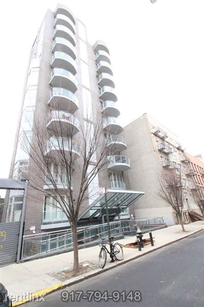 Building Photo - 276 S 1st St