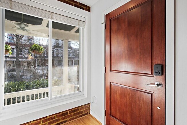 Foto del edificio - 136 Quincy Pl NE