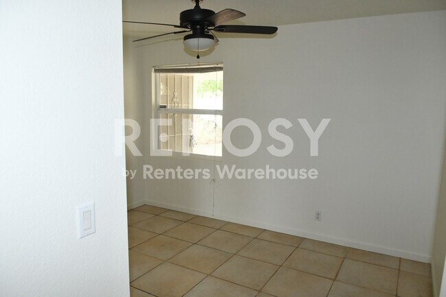 Foto del edificio - 938 N Evergreen Cir