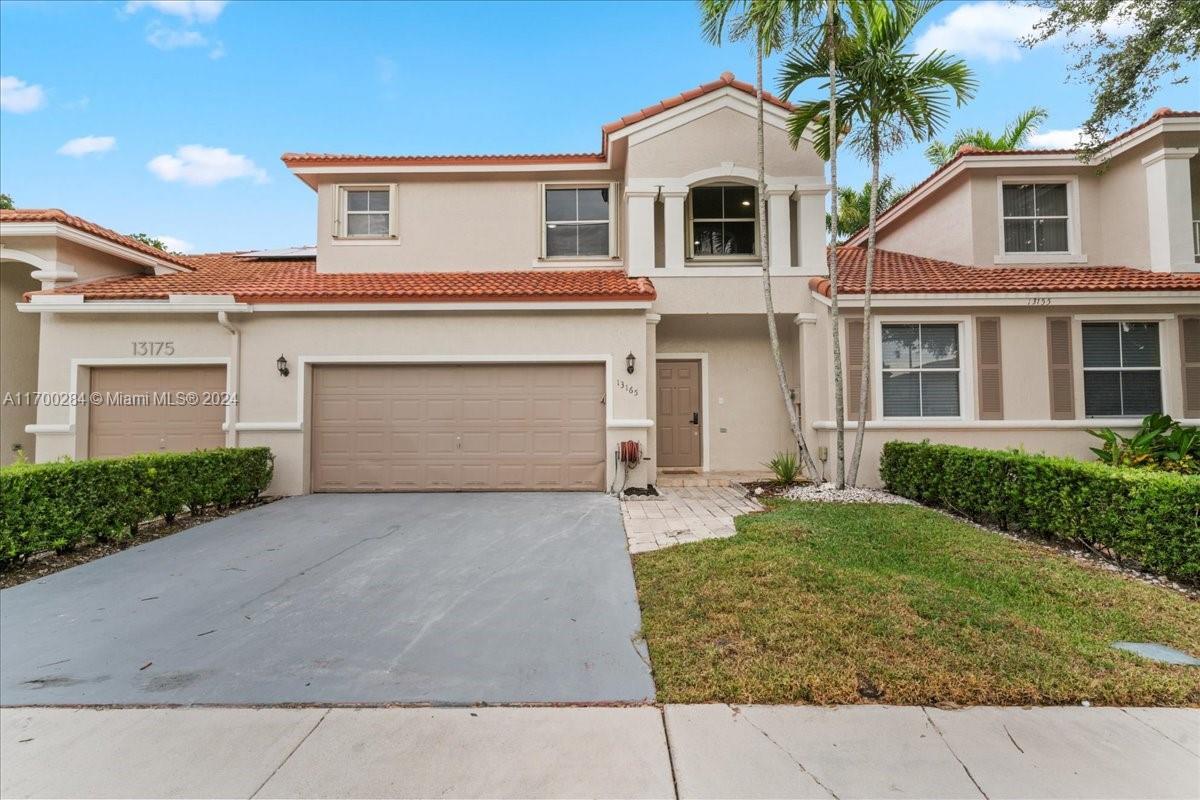 Foto principal - 13165 NW 9th Ct