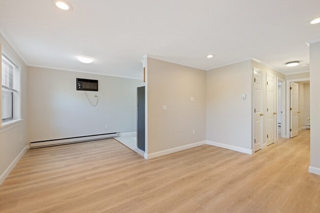 Building Photo - 51 Lynde St