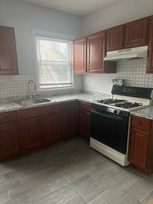 Kitchen - 187 4th Ave