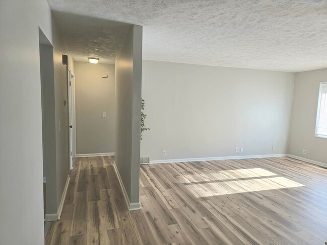 Building Photo - Duplex Unit 1