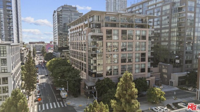 Foto del edificio - 1111 S Grand Ave