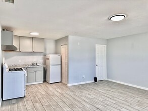Building Photo - 27390 Alessandro Blvd