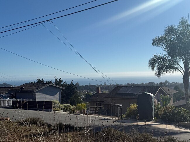 Foto del edificio - Panoramic Ocean View Home in Aptos! Move in incentive!