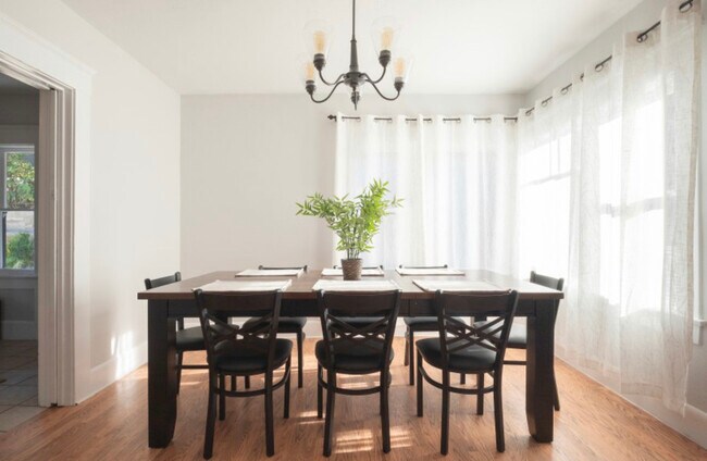 Foto del edificio - 2526 Horton Ave