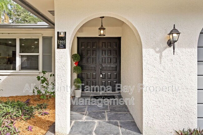 Building Photo - 1905 Oro Ct
