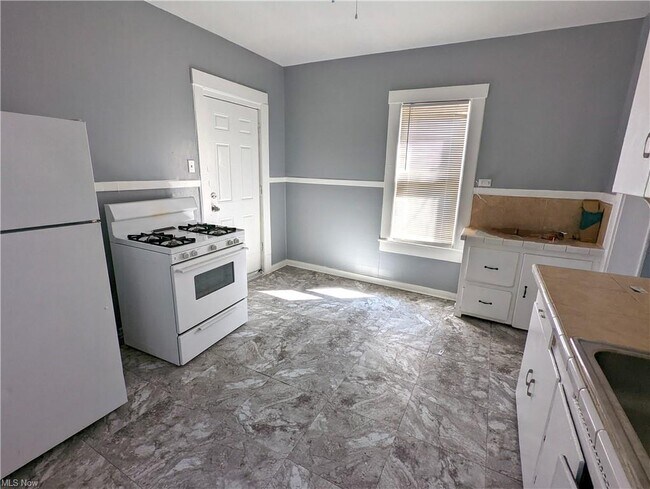 Building Photo - 3793 W 37th St