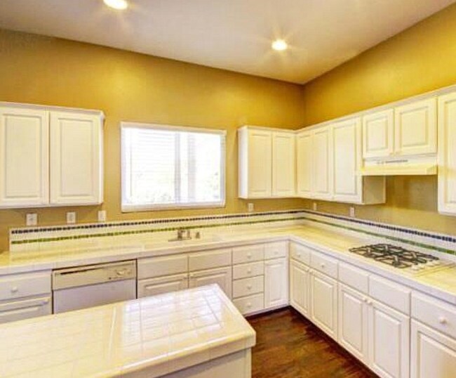 Building Photo - 12022 Brianwood Dr