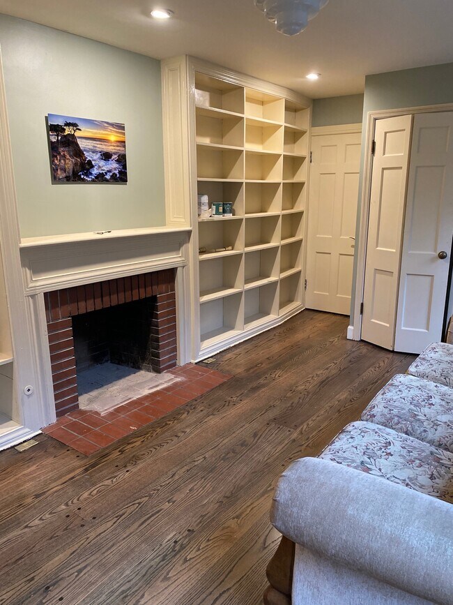 Building Photo - 811 Alameda Ave