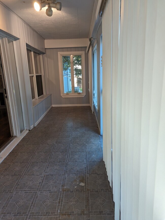 Foto del edificio - 14542 Turner Ave