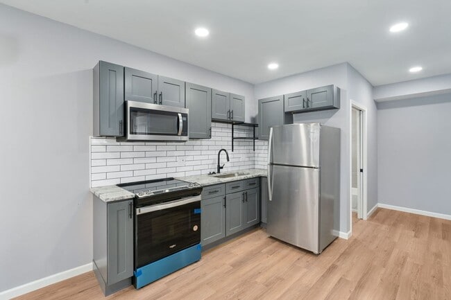 Foto del edificio - 786 Thomas Ave