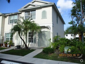 Building Photo - 4996 SW 31st Ter
