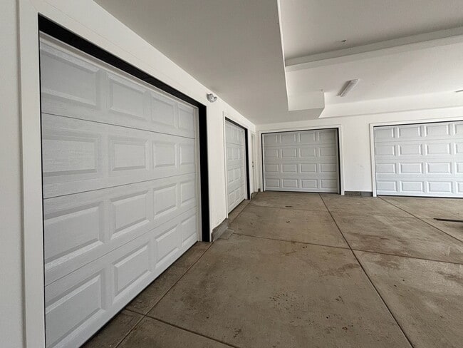 Foto del edificio - Sierra Ridge Townhomes
