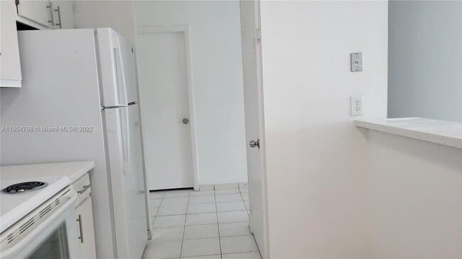 Building Photo - 14840 Naranja Lakes Blvd