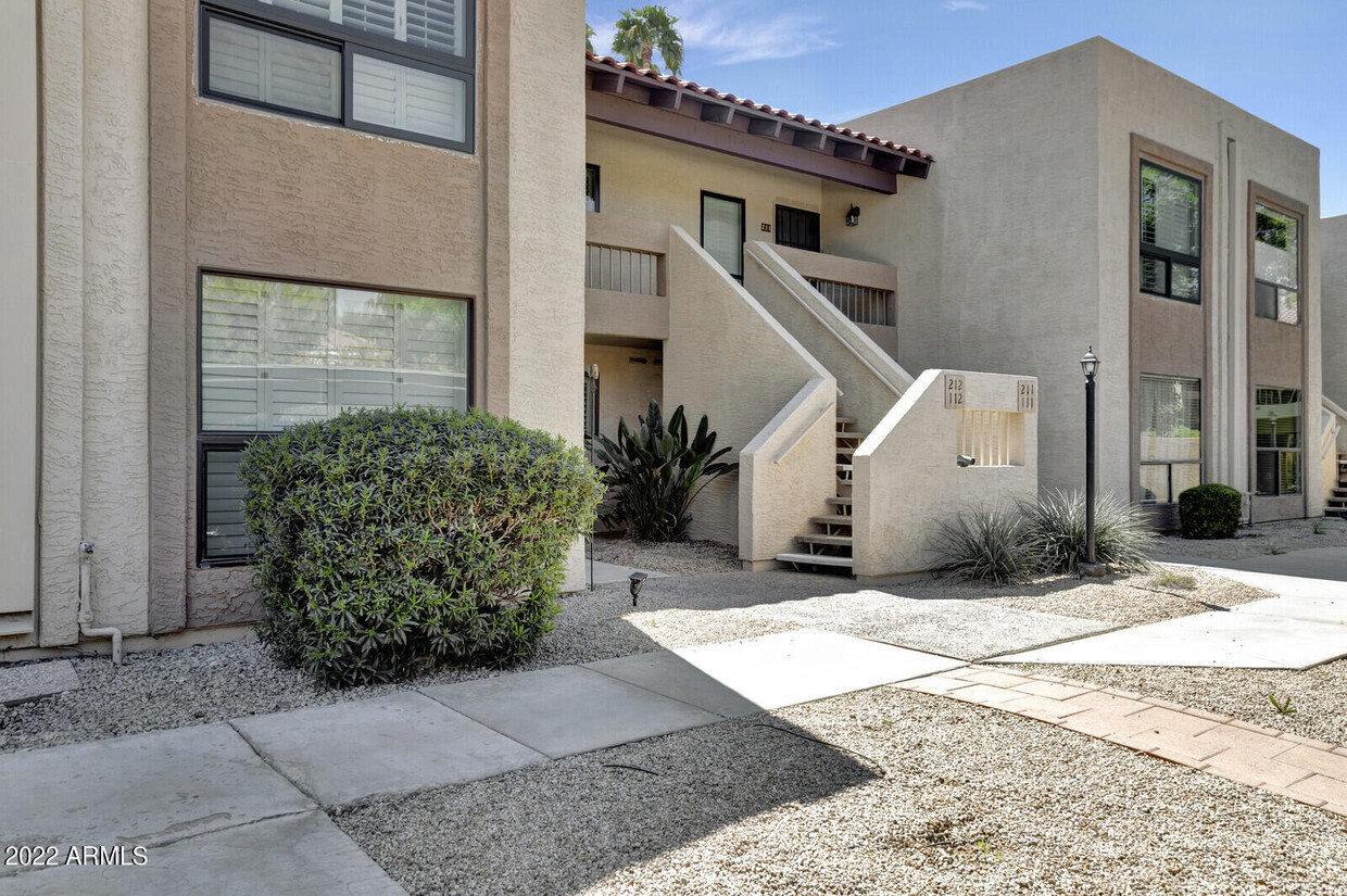 8651 E Royal Palm Rd Unit 112, Scottsdale, AZ 85258 Apartment for