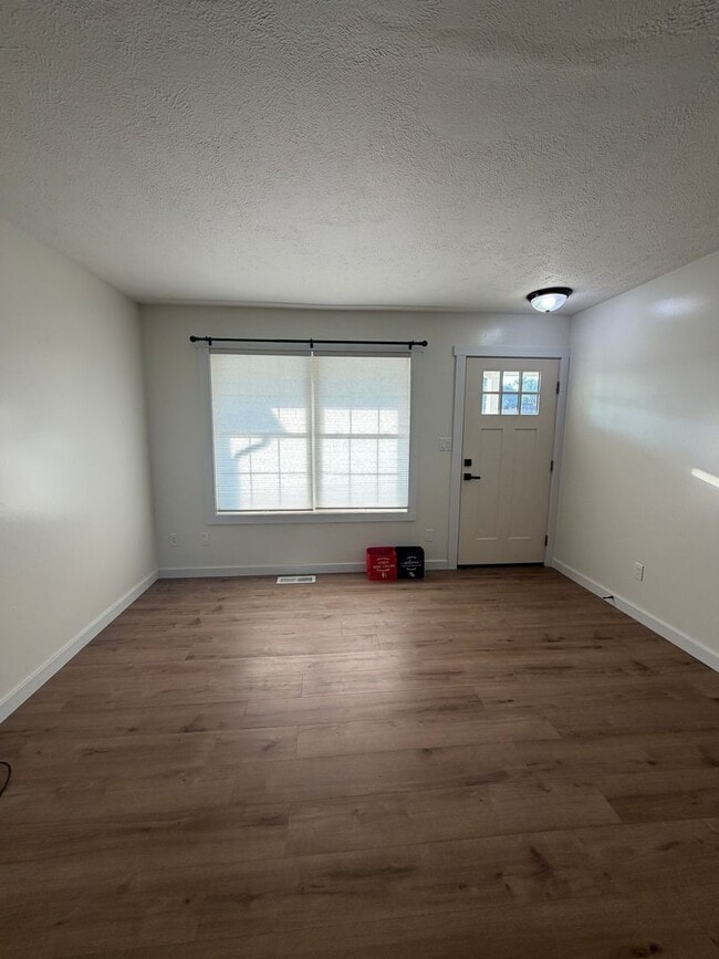 Building Photo - Totally Renovated 3 Bedroom, 2-1/2 Bathroom Duplex with 2-Car Garage Available in Middlebury