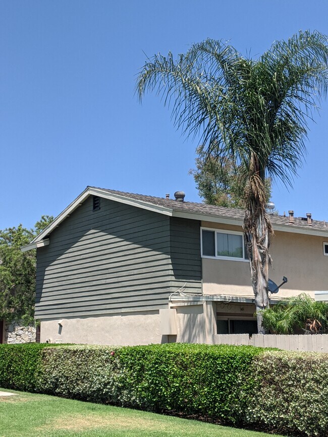 Back of the house - 17212 Nisson Rd