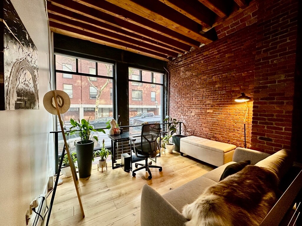 Primary Photo - 122 Fulton St