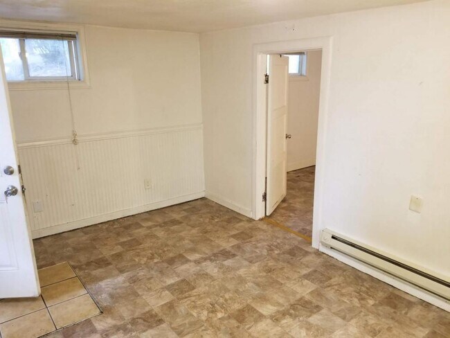 Building Photo - 170 2nd St apt 4
