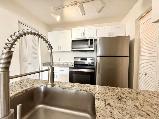 Photo - 1031 S Hiawassee Rd Townhome