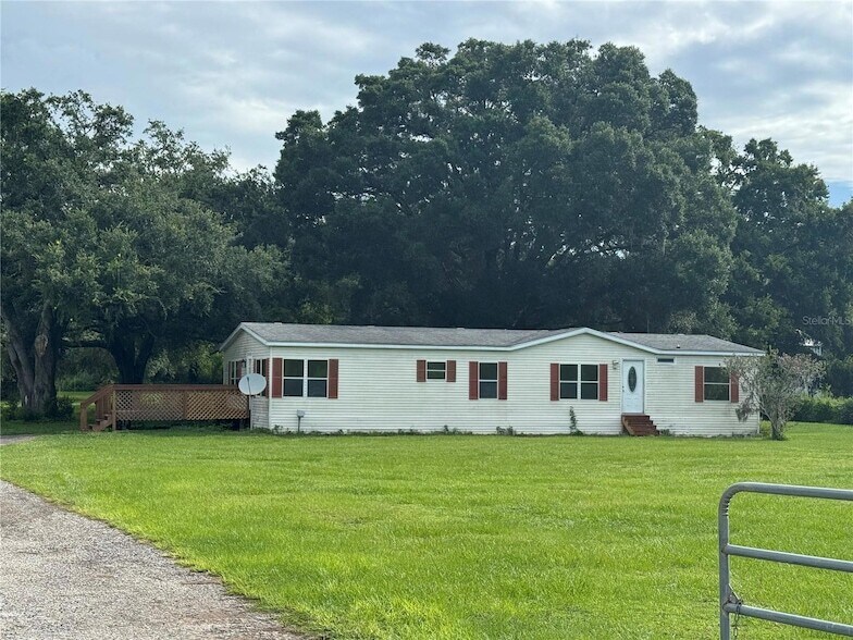 Foto principal - 35643 Clinton Ave