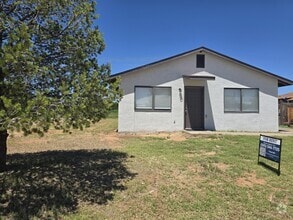 Building Photo - 349 River Rd