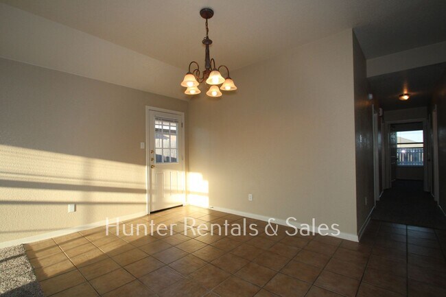 Foto del edificio - 3803 Littleleaf Ct