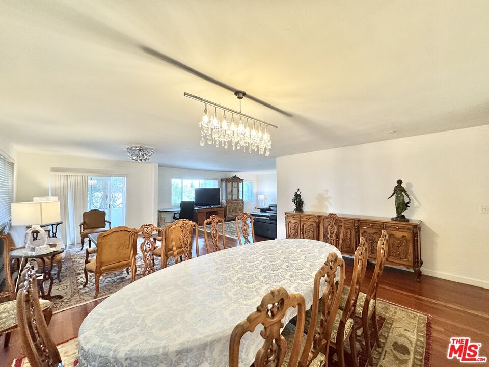 Foto principal - 10655 Wilshire Blvd